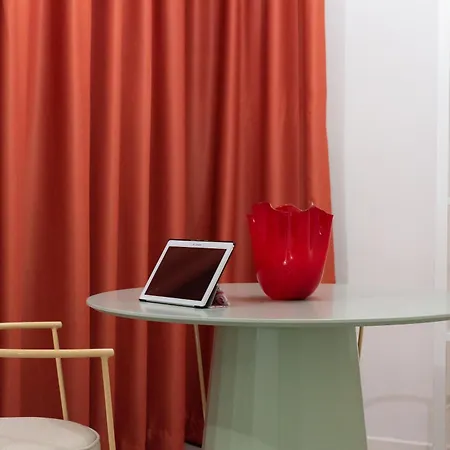 Private Intermezzo ナポリ